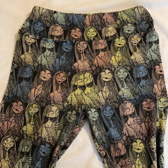 Lularoe Sally Leggings - Picture 2 of 4
